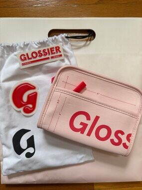 GLOSSIER Mini Beauty Bag